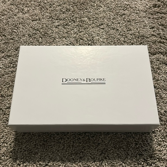 NWT Dooney & Burke wallet - Picture 2 of 8